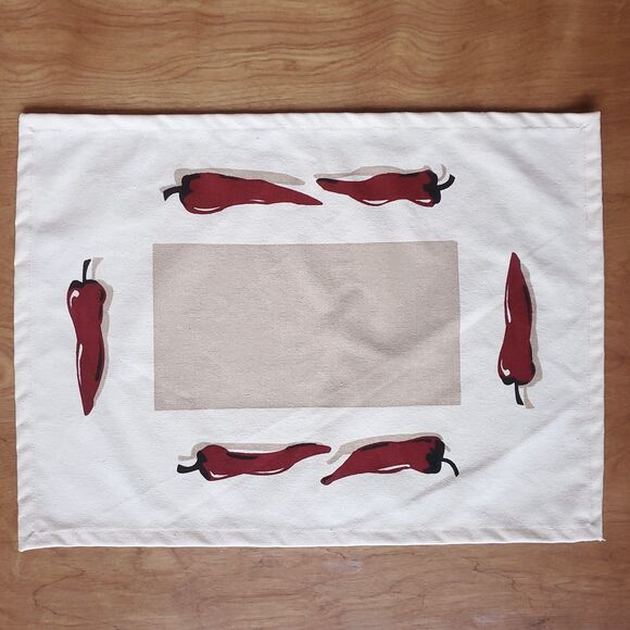 Pier 1 Chili Peppers Placemats Set of 2 Cotton Fabric 14" x 20" Beige Cream Red - Picture 5 of 10